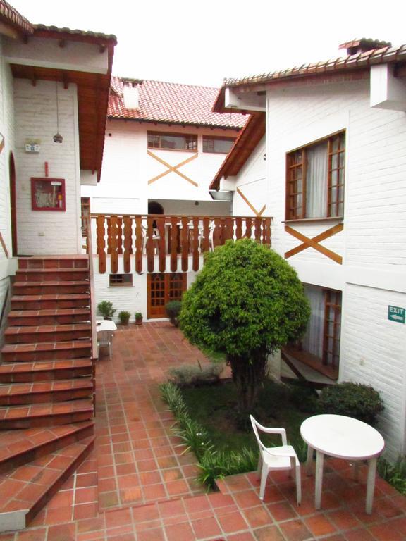 Apartamentos Los Quipus Quito Esterno foto