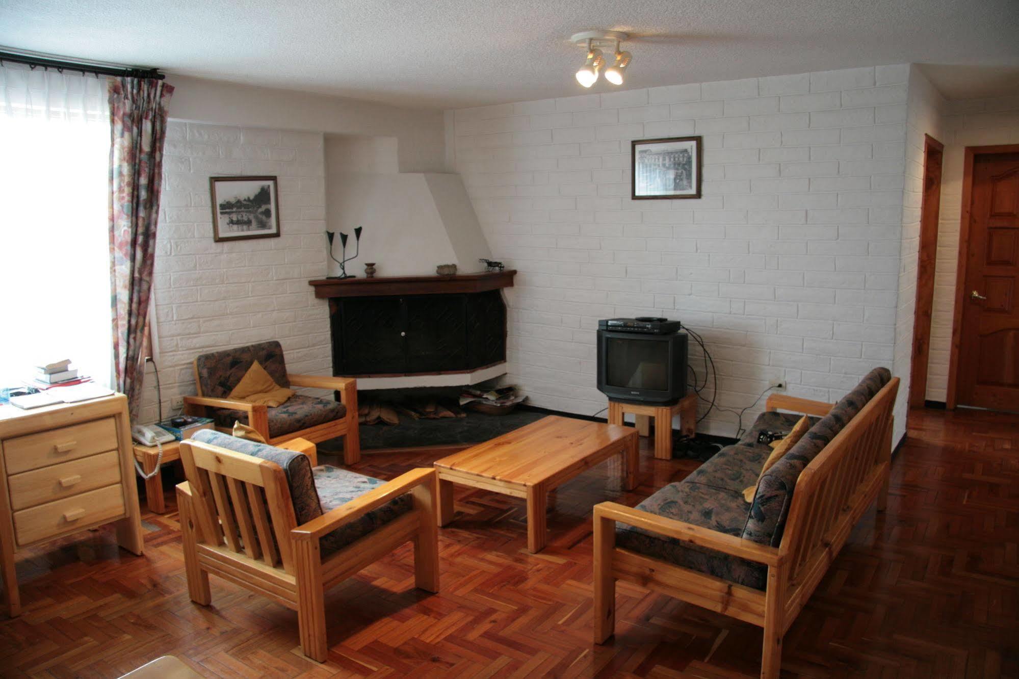 Apartamentos Los Quipus Quito Esterno foto