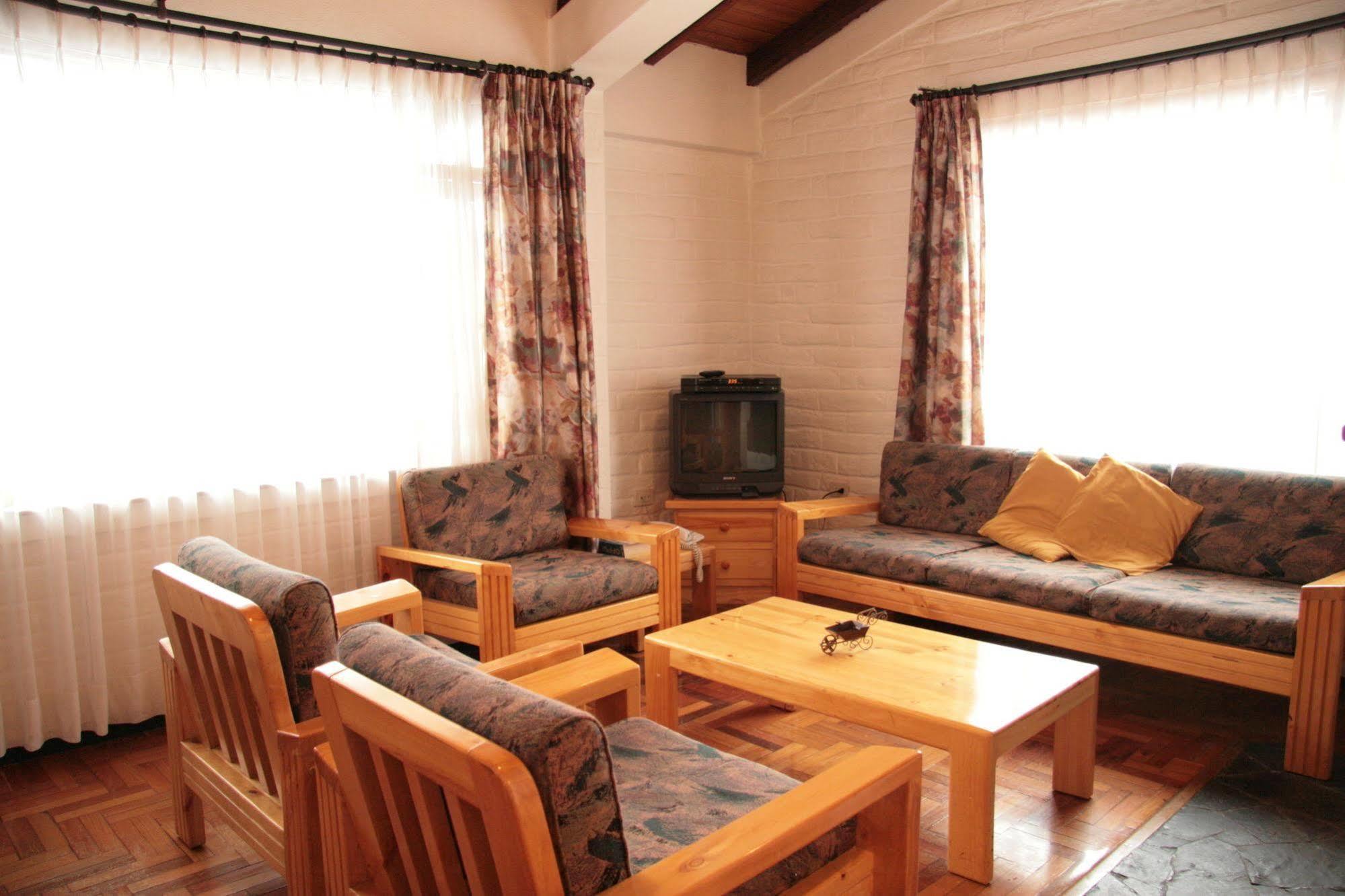 Apartamentos Los Quipus Quito Esterno foto