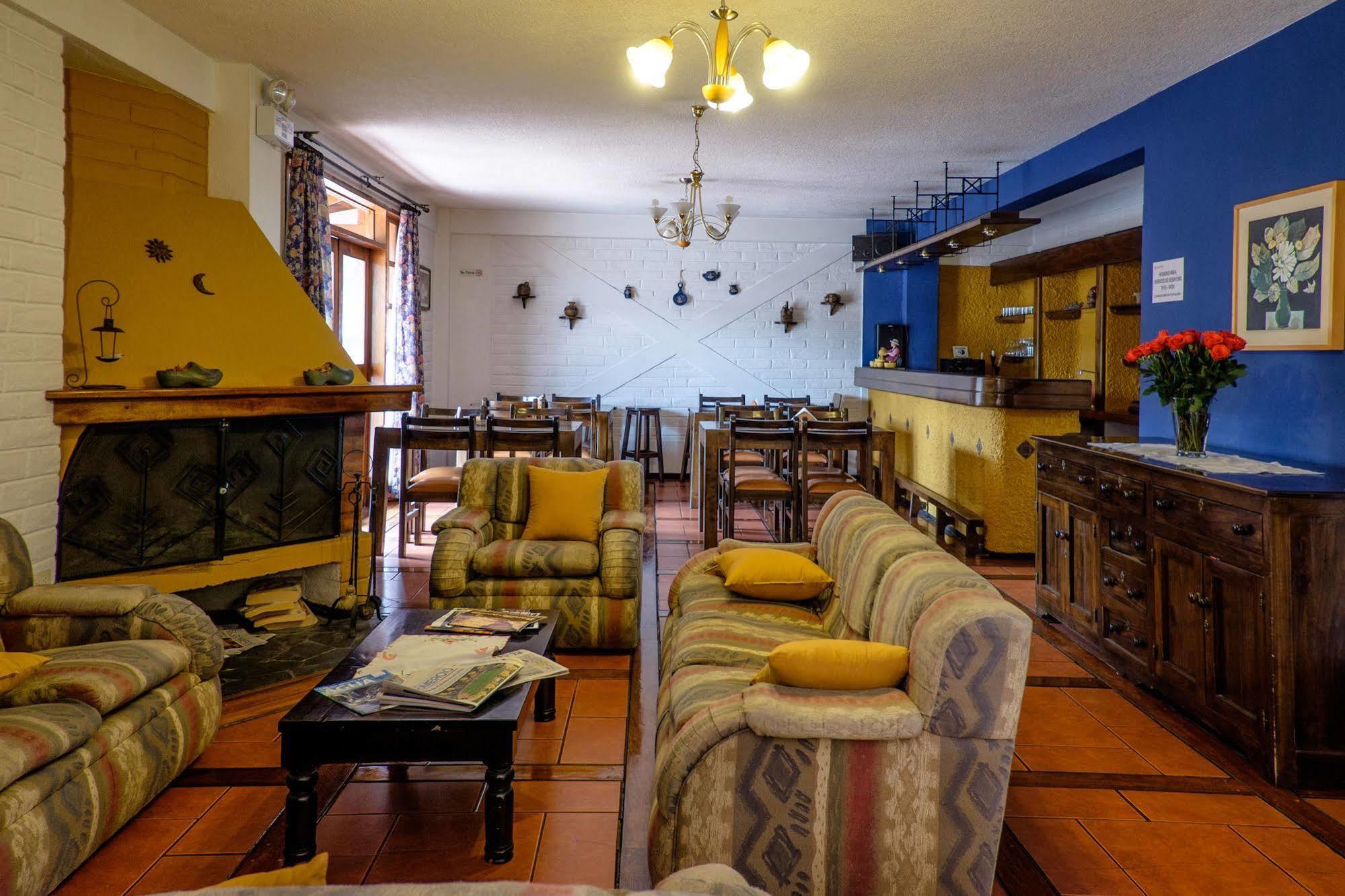 Apartamentos Los Quipus Quito Esterno foto